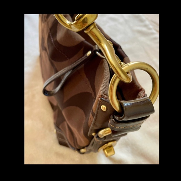 Coach Carly Hobo - Picture 3 of 13